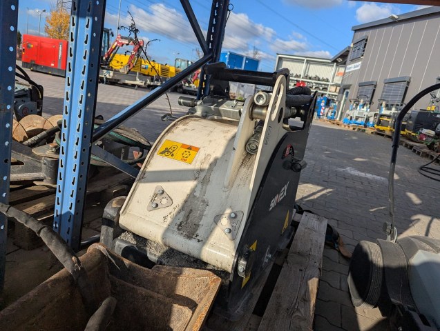 WhatsApp Image 2025-11-21 at 13.49.57